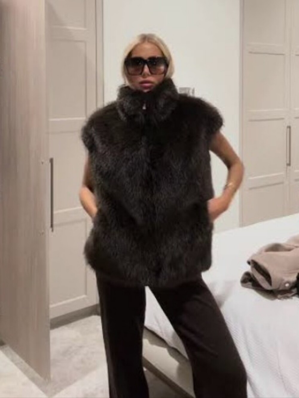Zara Faux Fur Vest - Sleeveless Zip Front